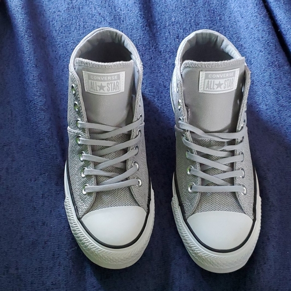 Converse Shoes - NWOT Converse Midi
